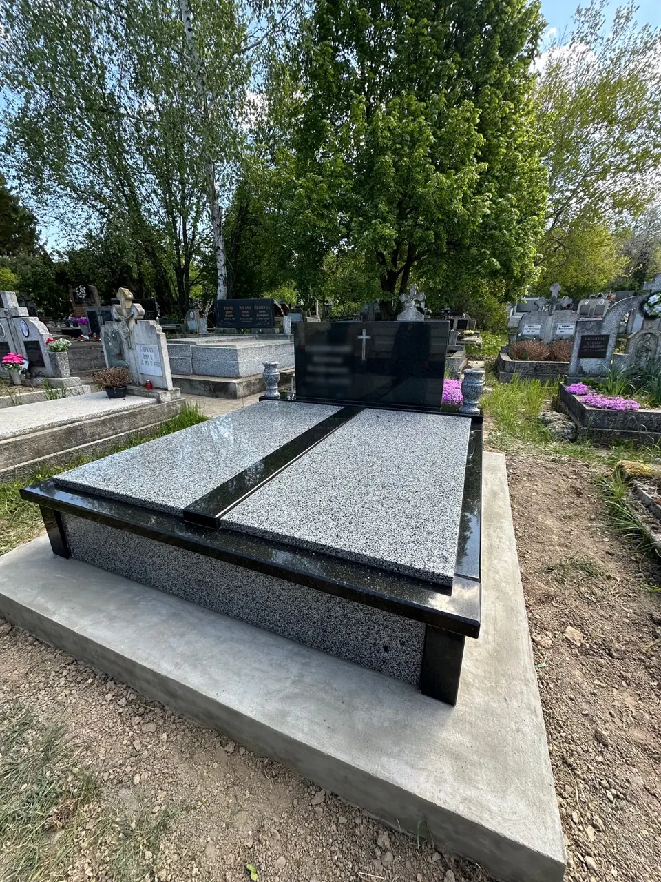Подвійний гранітний памʼятник